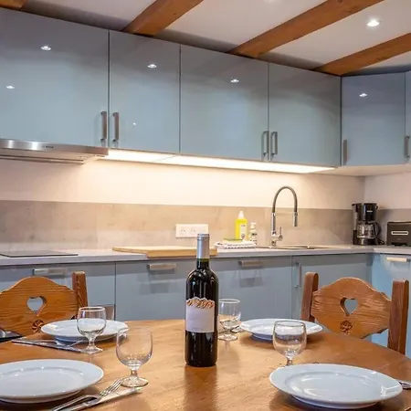 Le Cristal - Close To The Slopes & Free Parking - By Cozee Apartman