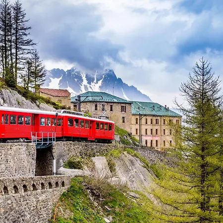 Le Cristal - Close To The Slopes & Free Parking - By Cozee