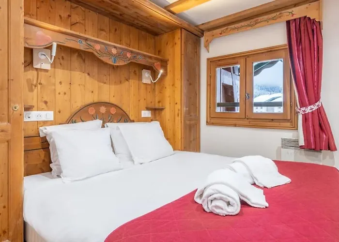 Daire Le Cristal - Close To The Slopes & Free Parking - By Cozee Chamonix