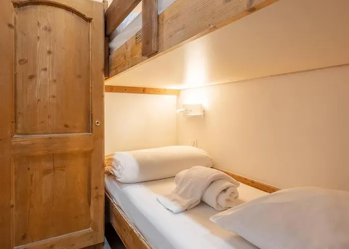 Le Cristal - Close To The Slopes & Free Parking - By Cozee