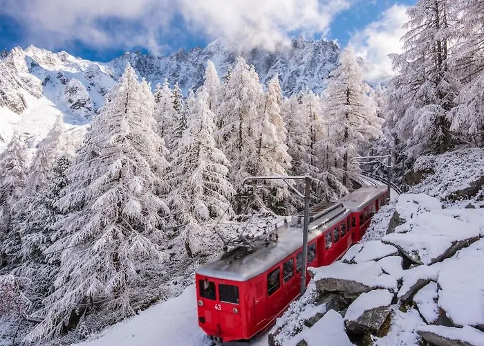 Le Cristal - Close To The Slopes & Free Parking - By Cozee Chamonix