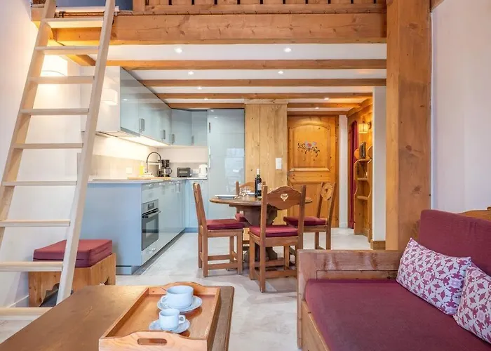 Appartement Le Cristal - Close To The Slopes & Free Parking - By Cozee Chamonix