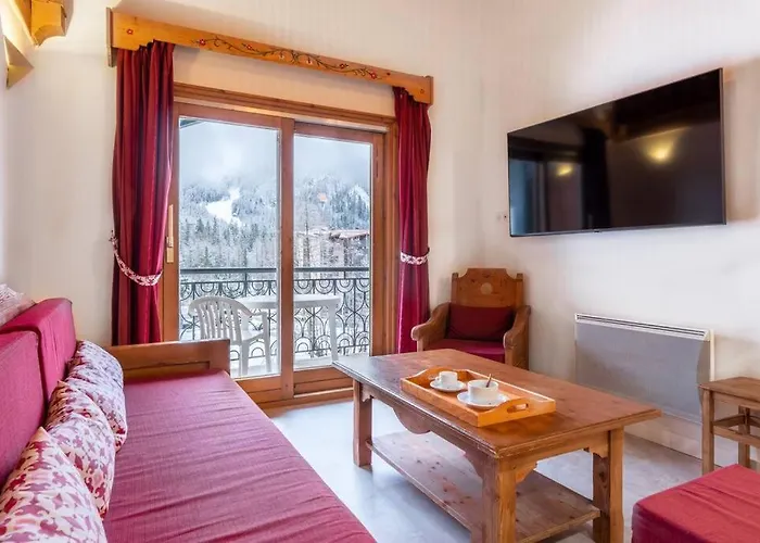 Le Cristal - Close To The Slopes & Free Parking - By Cozee * Chamonix