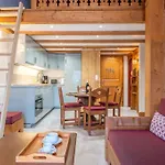 Appartement Le Cristal - Close To The Slopes & Free Parking - By Cozee Chamonix