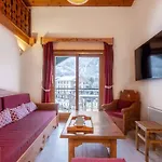 Appartement Le Cristal - Close To The Slopes & Free Parking - By Cozee